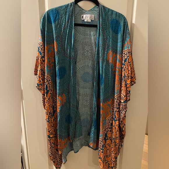 lotus and luna Tops - LOTUS AND LUNA handmade boho kimono EUC